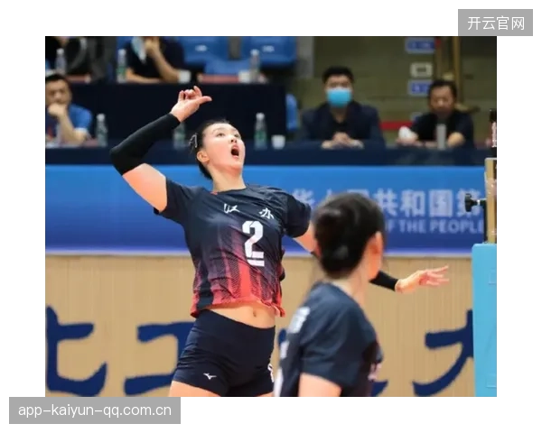 阿斯顿维拉后防高位协防成功阻止对手反扑，展现极致防守艺术
